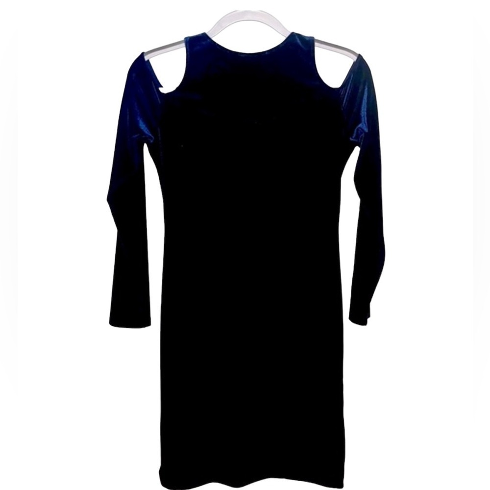 Aqua Velvet Cold Shoulder Dress in Navy Blue Size Large‎